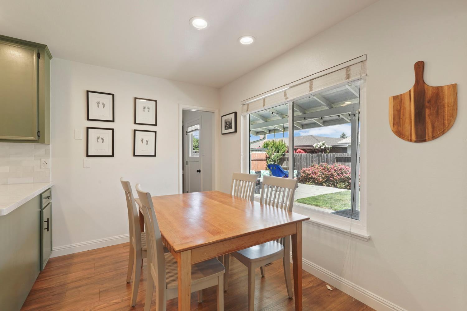 Detail Gallery Image 13 of 35 For 725 Maplewood Dr, Lodi,  CA 95242 - 3 Beds | 2 Baths