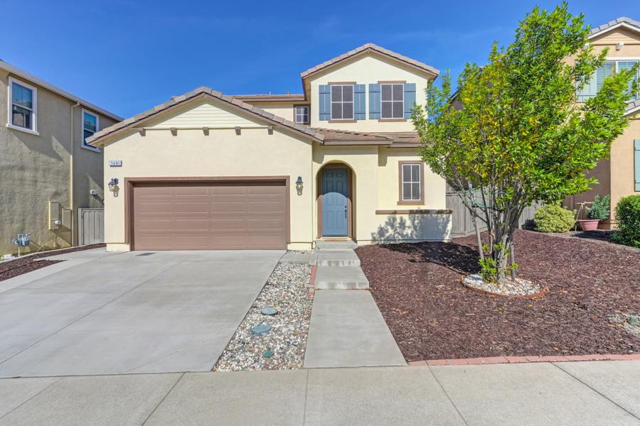 Detail Gallery Image 1 of 53 For 5416 Cannes Ct, Fair Oaks,  CA 95628 - 3 Beds | 2/1 Baths
