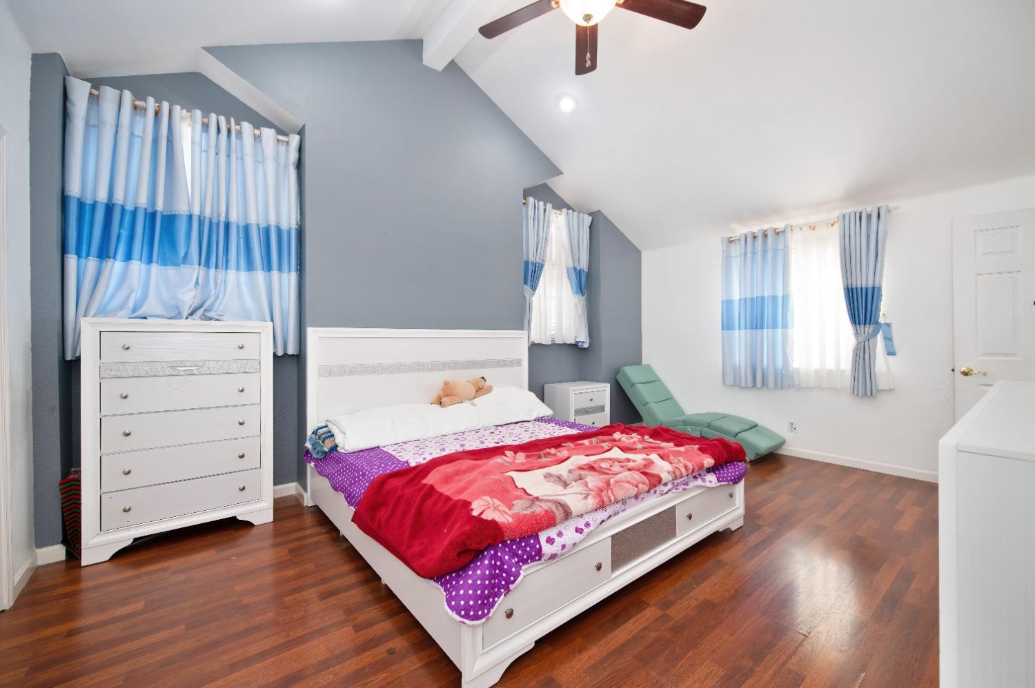 Detail Gallery Image 31 of 42 For 8924 La Margarita Way, Sacramento,  CA 95828 - 4 Beds | 2/1 Baths