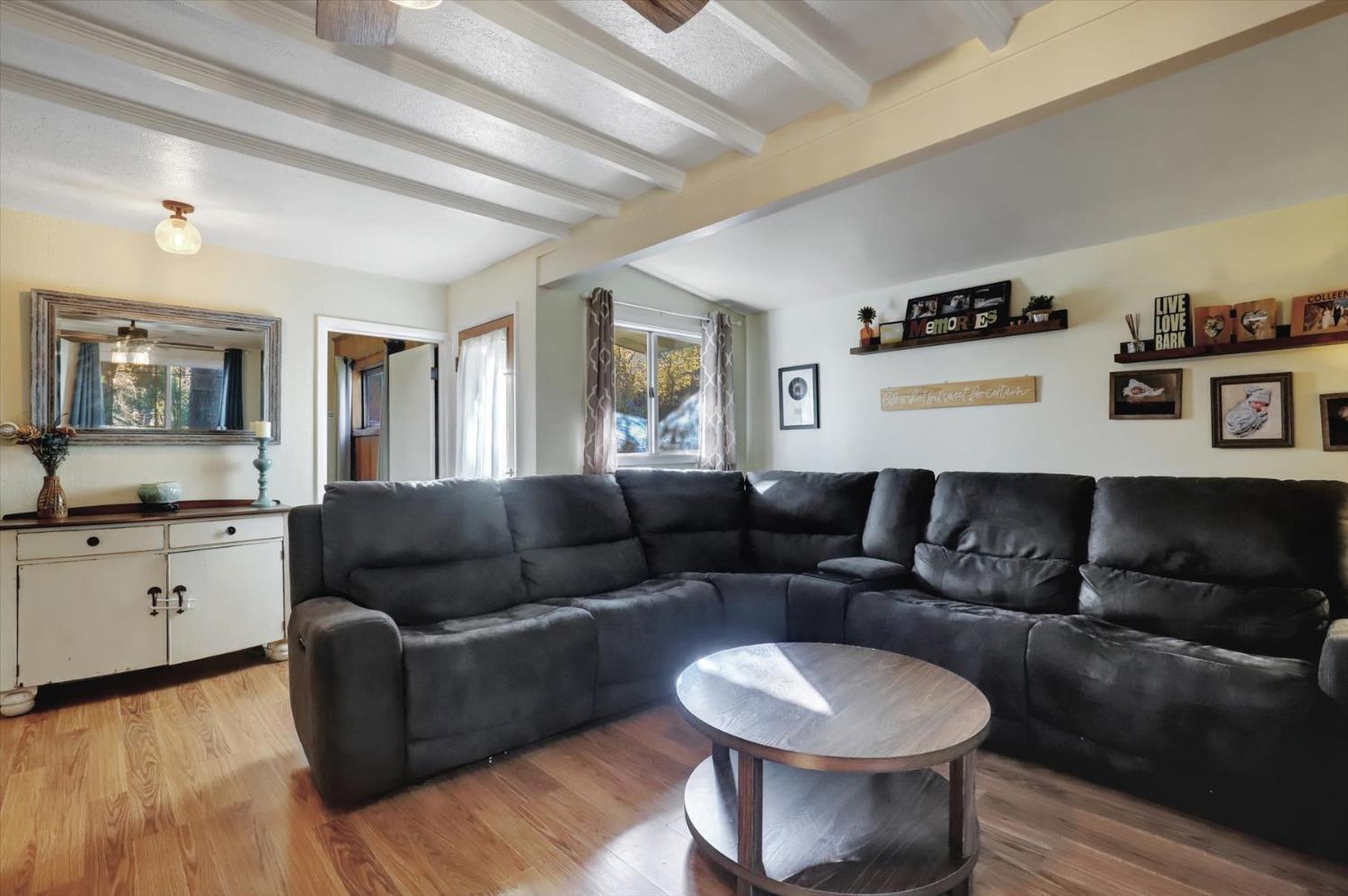 Detail Gallery Image 7 of 61 For 230 June Dr, Grass Valley,  CA 95945 - 2 Beds | 2 Baths