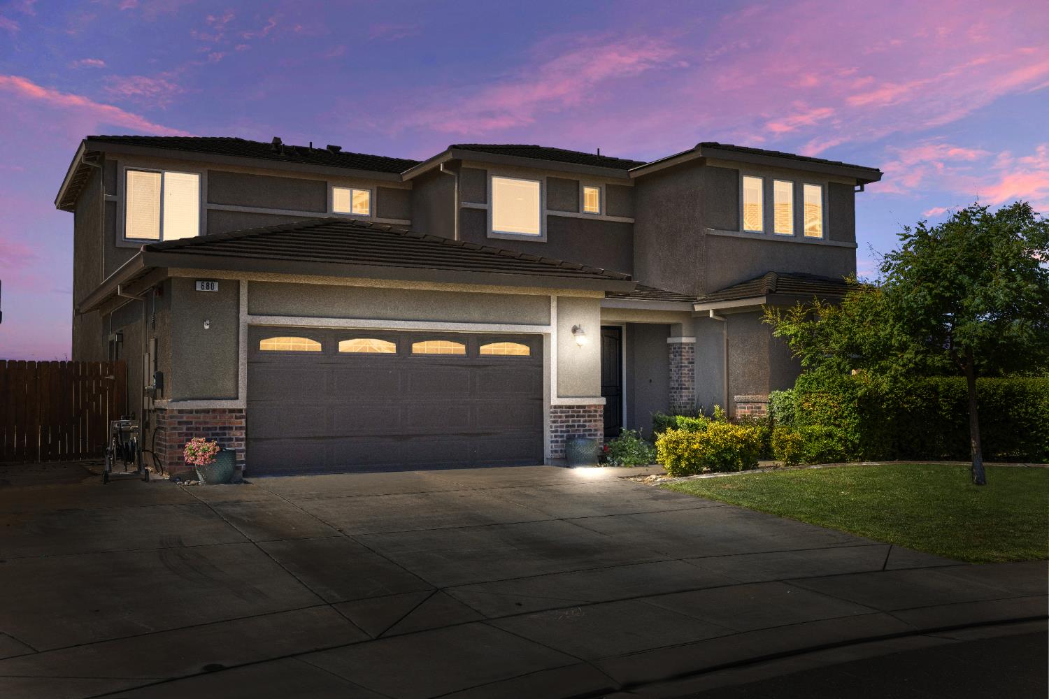 Detail Gallery Image 2 of 41 For 680 Sawtooth Ct, Manteca,  CA 95337 - 4 Beds | 3/1 Baths