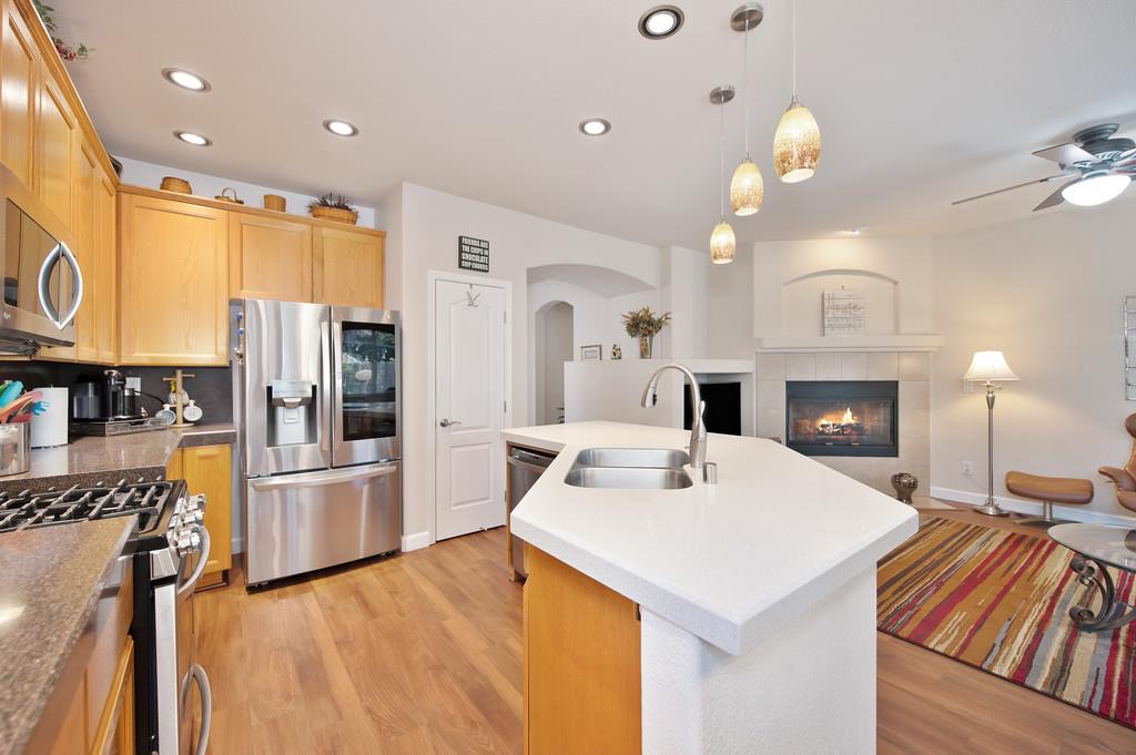 Detail Gallery Image 16 of 41 For 2874 Gray Fox Way, Lincoln,  CA 95648 - 3 Beds | 2 Baths