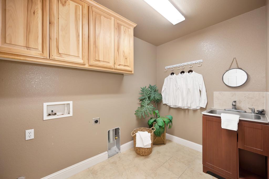 Detail Gallery Image 42 of 78 For 10317 Hite Cir, Elk Grove,  CA 95757 - 5 Beds | 3 Baths