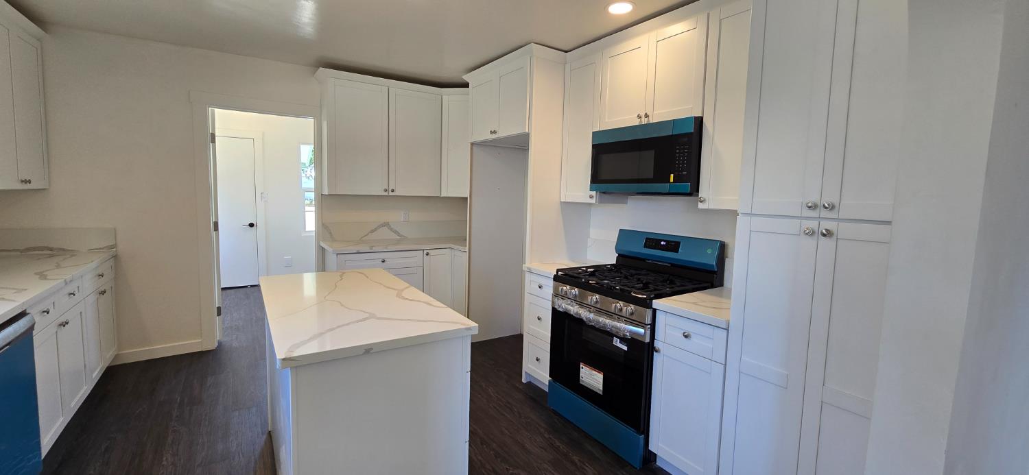 Detail Gallery Image 15 of 59 For 3129 Judah St, Sacramento,  CA 95815 - 2 Beds | 2 Baths