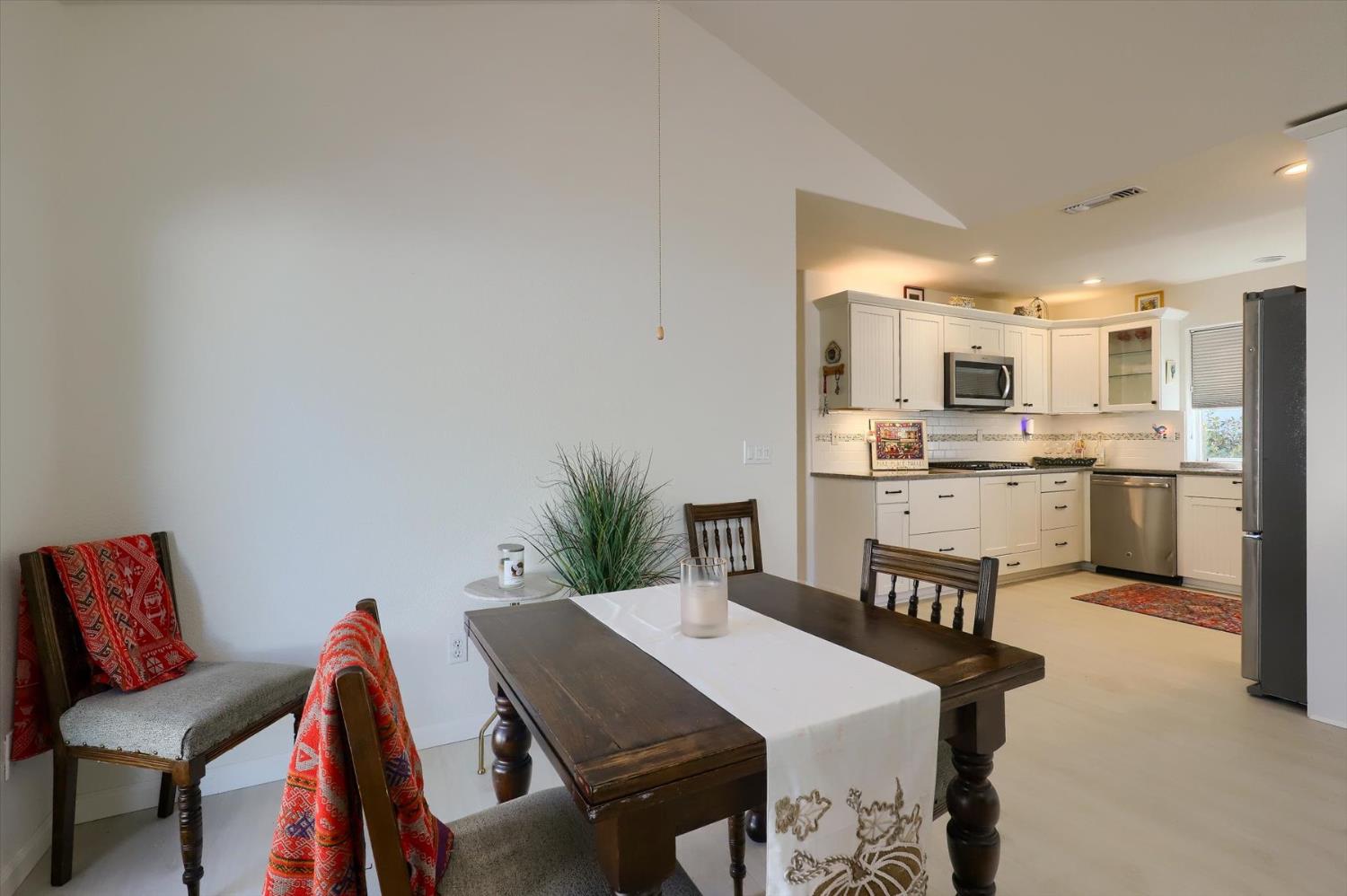 Detail Gallery Image 11 of 95 For 127 Highlands Ct, Grass Valley,  CA 95945 - 2 Beds | 2 Baths
