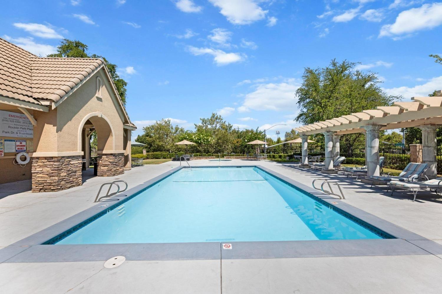 Photo #2: 225063611 Listing 