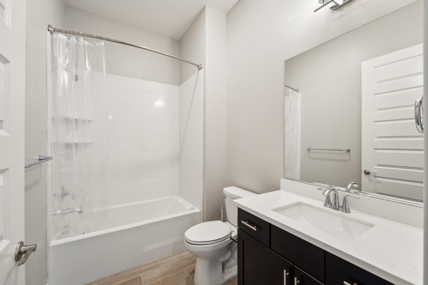 Detail Gallery Image 18 of 22 For 4456 Danube River Ln, Sacramento,  CA 95834 - 2 Beds | 2 Baths