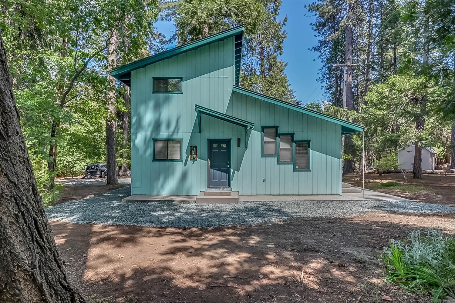 Detail Gallery Image 1 of 45 For 16815 Alpine Dr, Pioneer,  CA 95666 - 2 Beds | 2 Baths