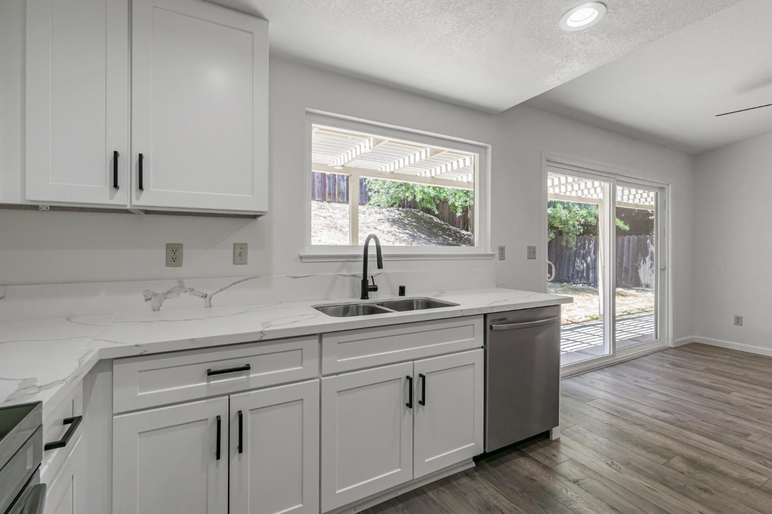 Detail Gallery Image 18 of 52 For 4046 S Royal Links Cir, Antioch,  CA 94509 - 4 Beds | 2 Baths