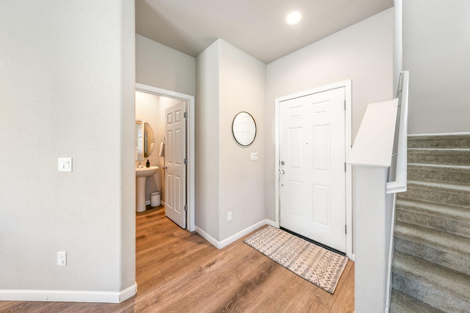 Detail Gallery Image 5 of 41 For 7946 Little Plum Way, Antelope,  CA 95843 - 4 Beds | 2/1 Baths