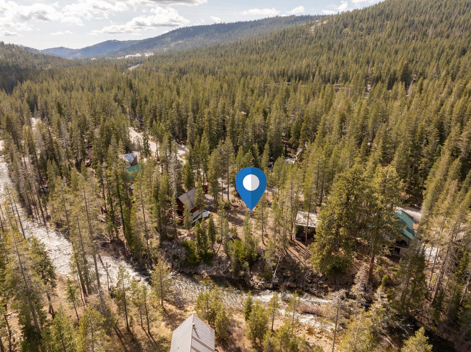 Detail Gallery Image 3 of 13 For 51305 Tamarack Crescent, Soda Springs,  CA 95728 - – Beds | – Baths