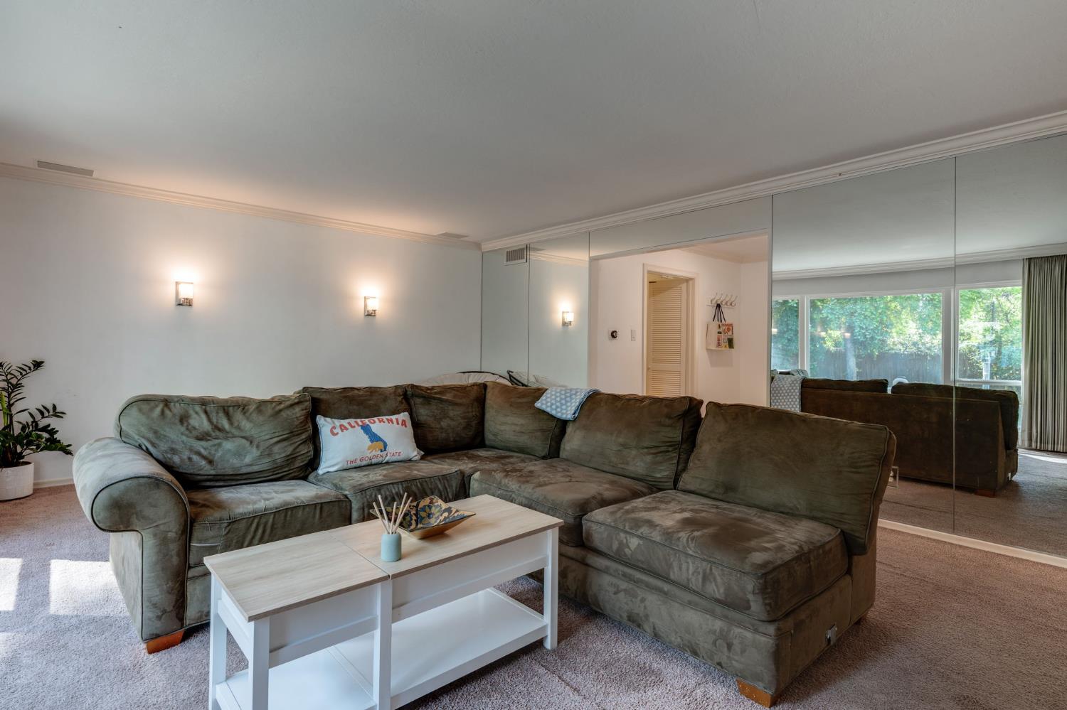 Detail Gallery Image 10 of 43 For 4138 Yacht Harbor Dr, Stockton,  CA 95204 - 3 Beds | 2 Baths