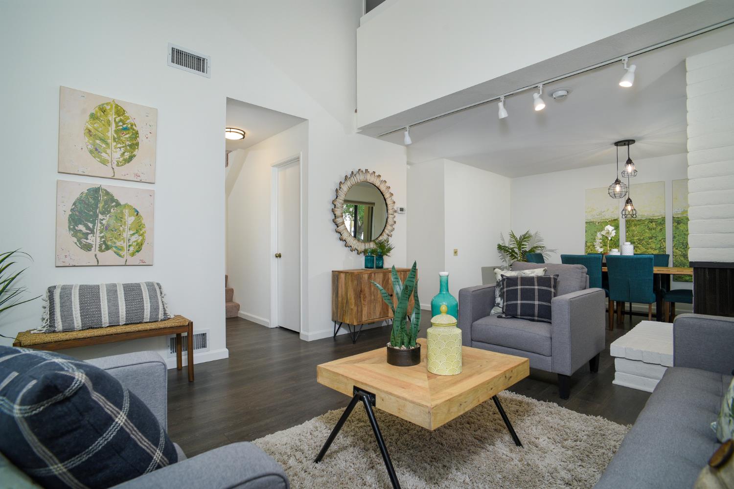 Photo #2: 225059644 Listing 
