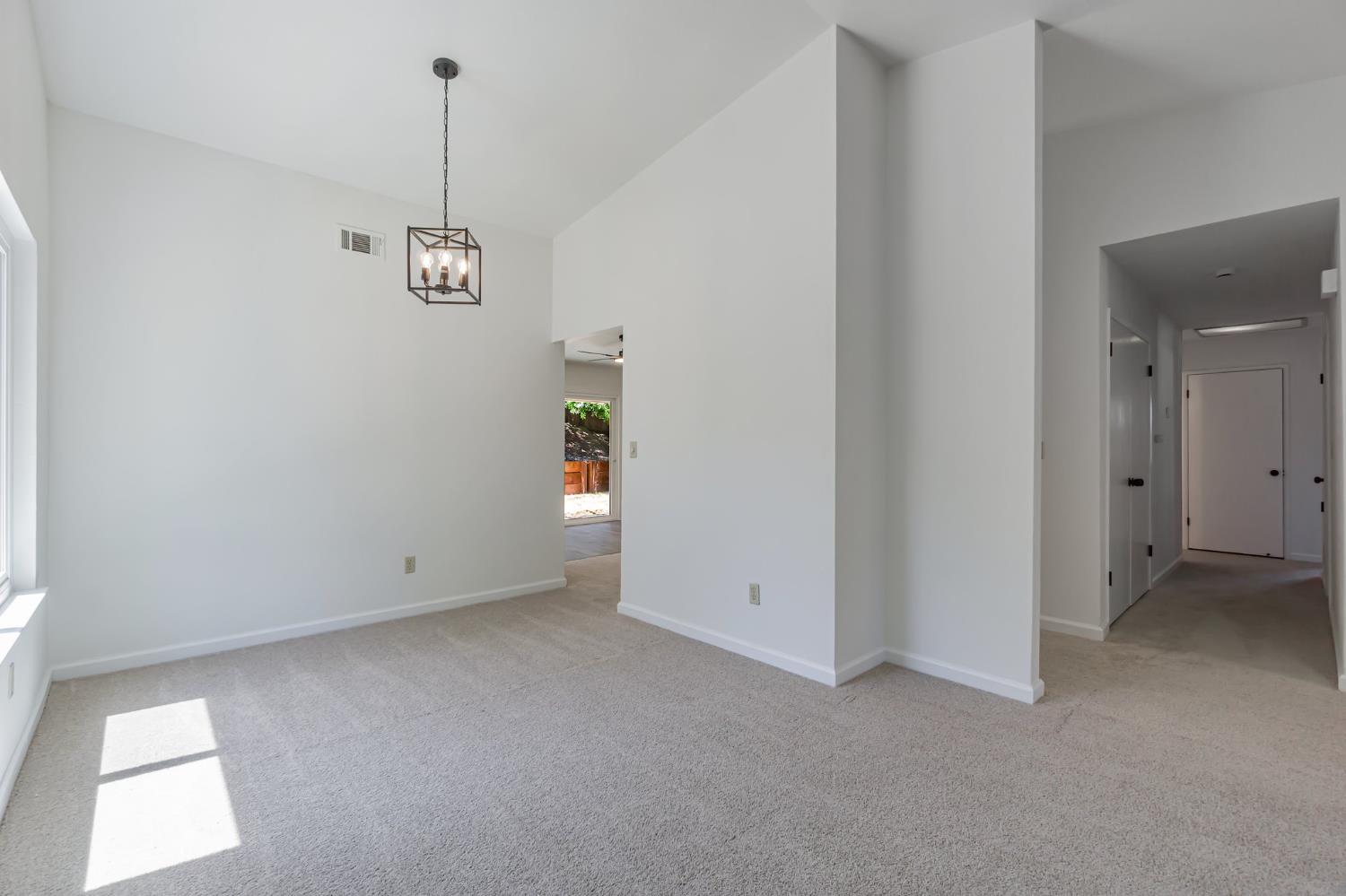 Detail Gallery Image 25 of 52 For 4046 S Royal Links Cir, Antioch,  CA 94509 - 4 Beds | 2 Baths