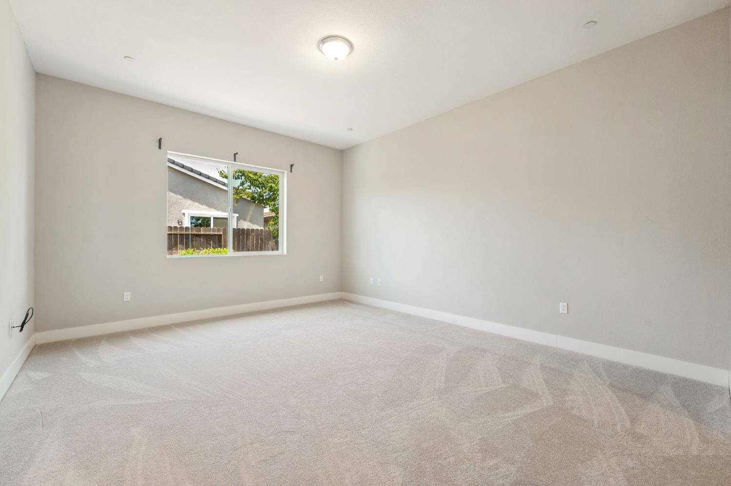 Detail Gallery Image 12 of 22 For 4456 Danube River Ln, Sacramento,  CA 95834 - 2 Beds | 2 Baths