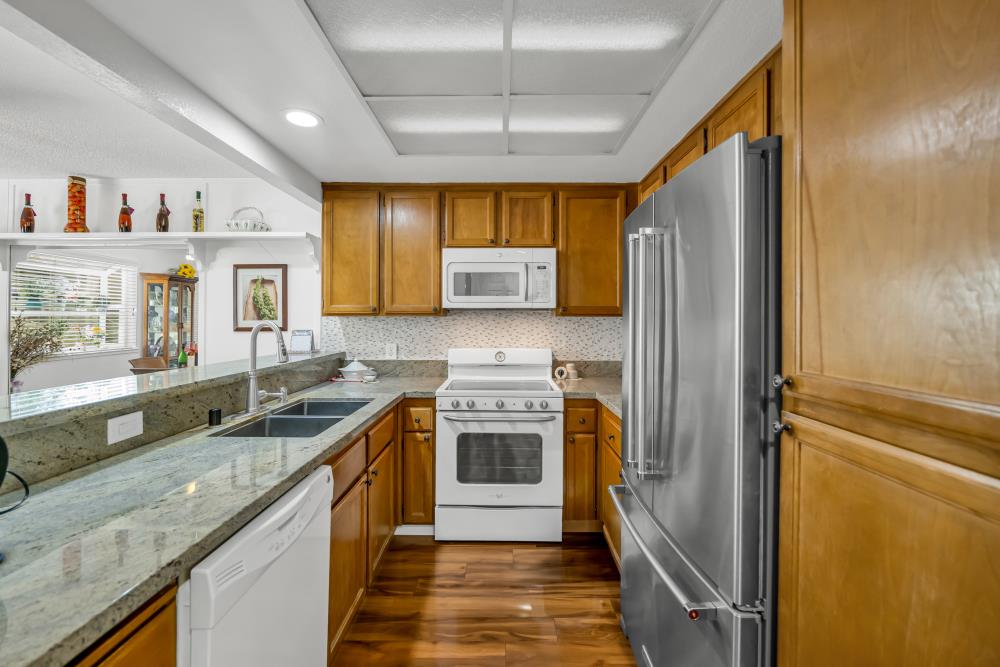 Photo #8: 225063831 Listing: Photo #8