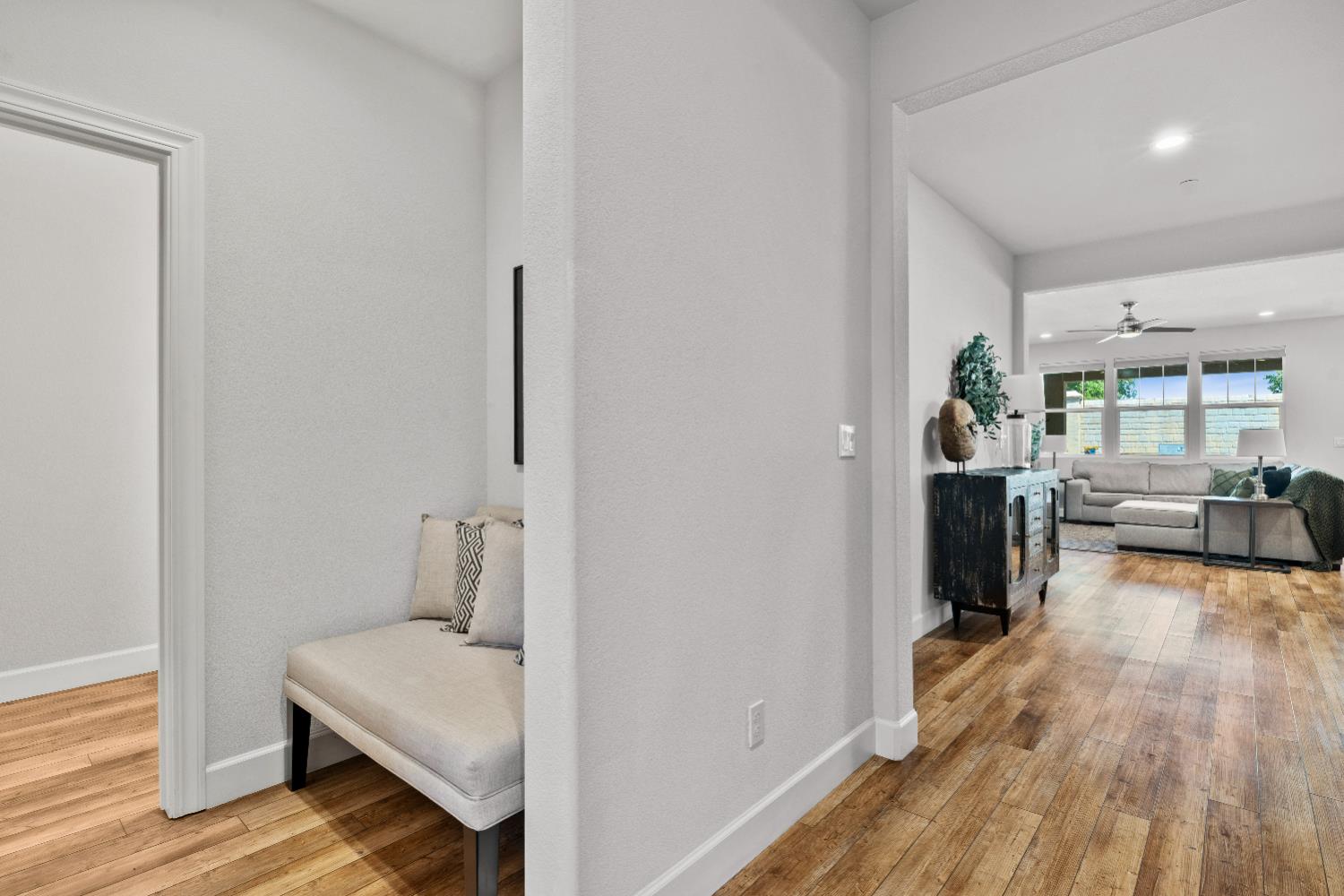 Detail Gallery Image 10 of 50 For 417 Chagall Ln, Stockton,  CA 95209 - 3 Beds | 2/1 Baths
