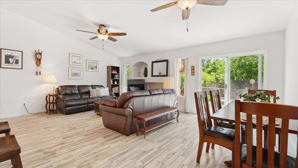 Detail Gallery Image 14 of 34 For 803 Mcdevitt Dr, Wheatland,  CA 95692 - 3 Beds | 2 Baths