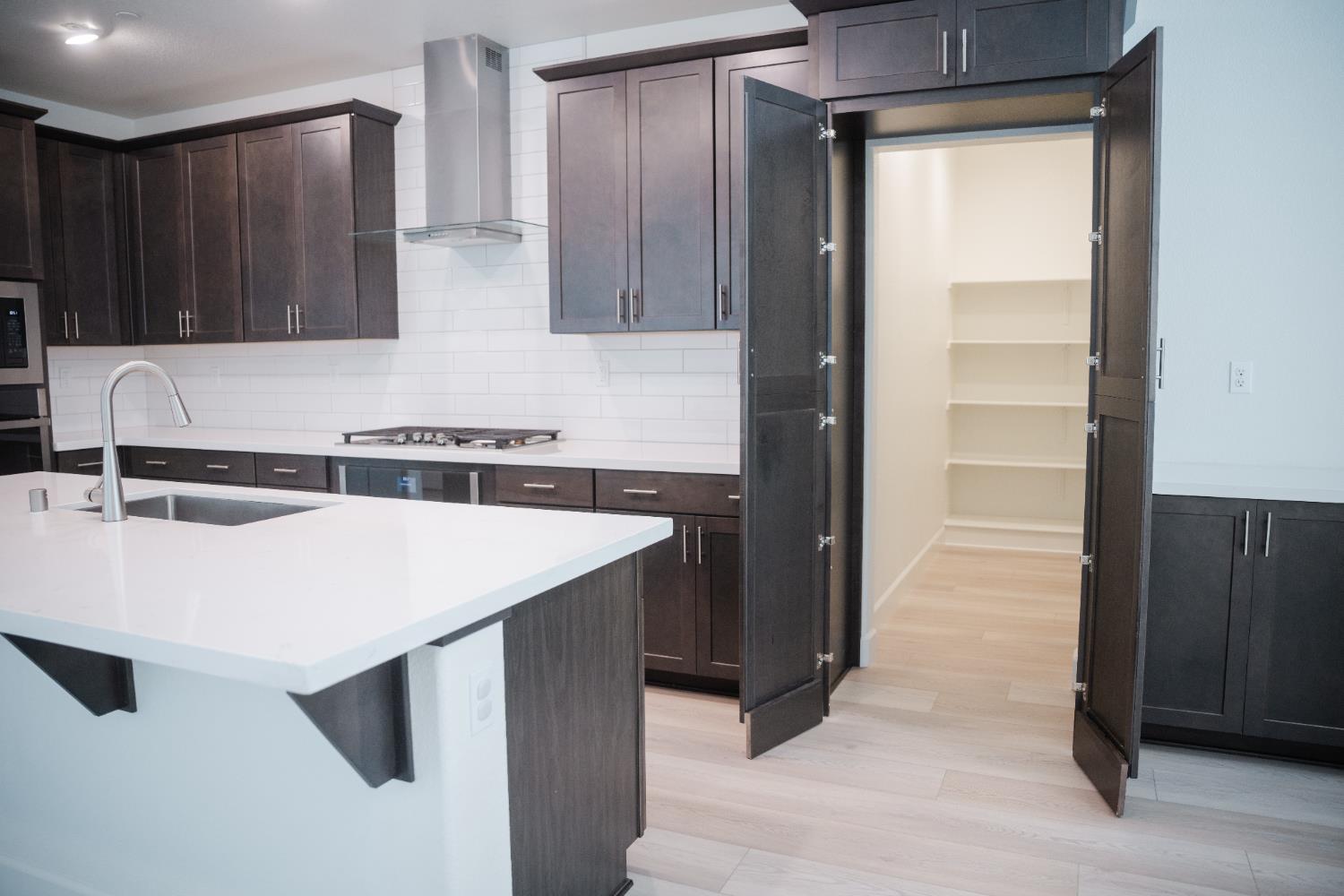 Detail Gallery Image 21 of 61 For 5092 Gold Rush Dr, Folsom,  CA 95630 - 4 Beds | 3/1 Baths