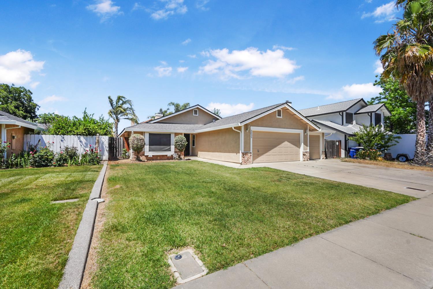 Detail Gallery Image 2 of 23 For 2833 Glasgow Dr, Ceres,  CA 95307 - 3 Beds | 2 Baths