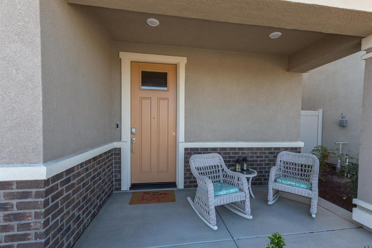 Detail Gallery Image 3 of 27 For 1712 S Breezy Meadow Dr, Sacramento,  CA 95834 - 4 Beds | 3 Baths