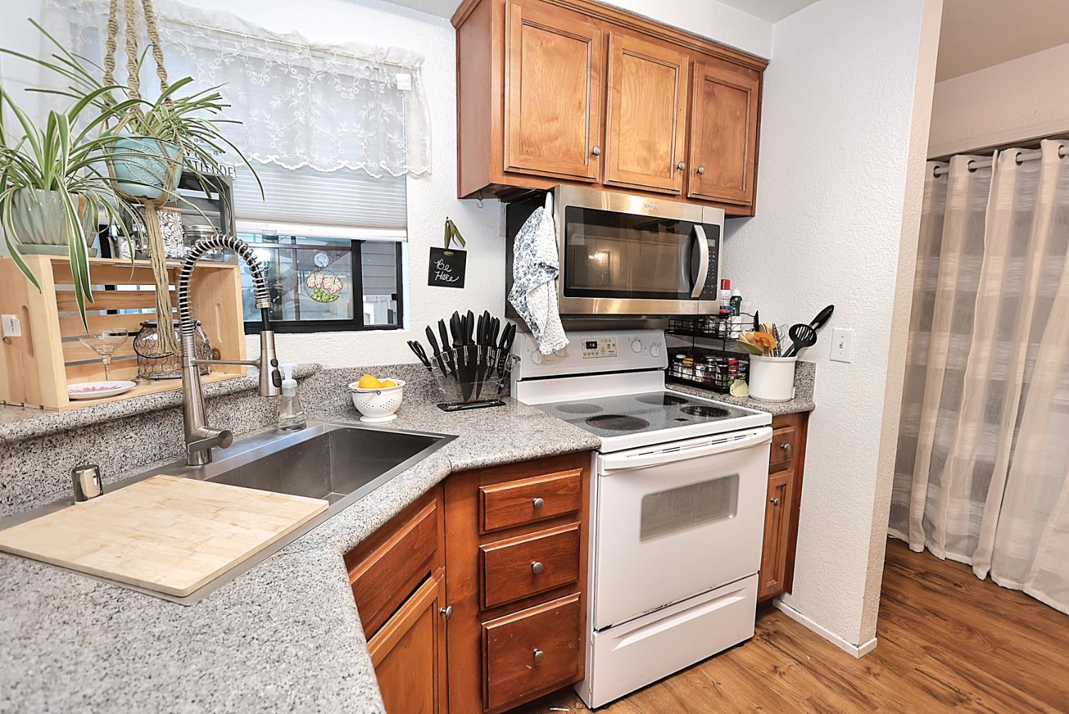 Detail Gallery Image 15 of 36 For 7437 Auburn Oaks Ct #E,  Citrus Heights,  CA 95621 - 2 Beds | 1 Baths
