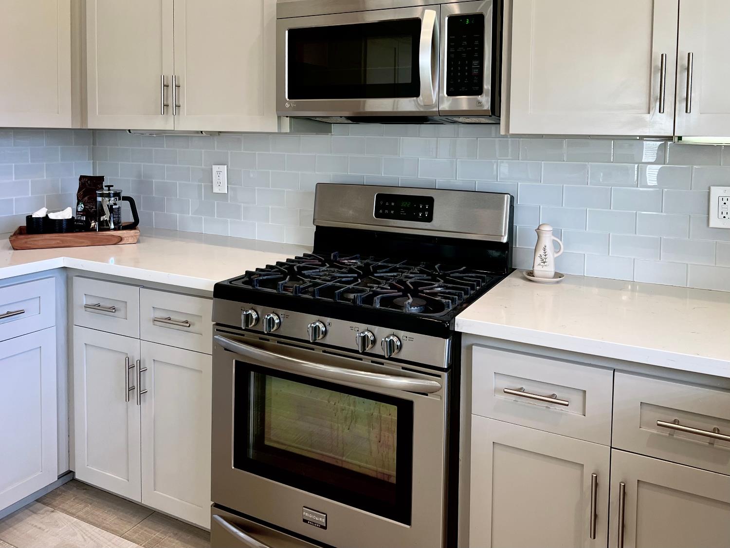 Detail Gallery Image 15 of 48 For 3842 Hunters Glen Pl, Antelope,  CA 95843 - 4 Beds | 3 Baths