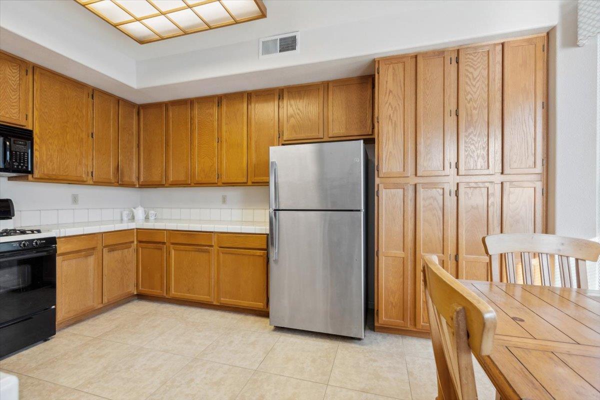 Detail Gallery Image 18 of 31 For 4625 Winter Oak Way, Antelope,  CA 95843 - 4 Beds | 2/1 Baths
