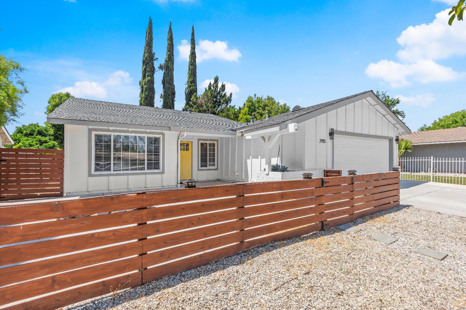 Detail Gallery Image 5 of 66 For 2915 Baronet Way, Sacramento,  CA 95833 - 4 Beds | 2 Baths