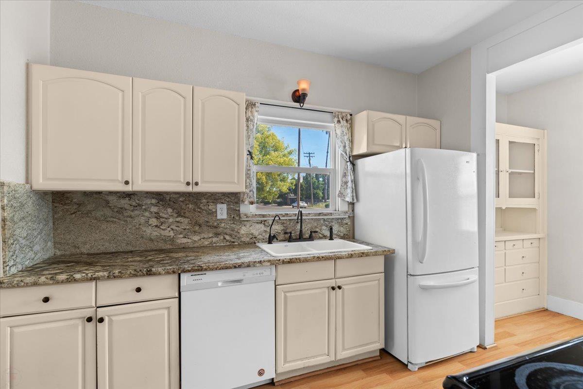 Detail Gallery Image 19 of 61 For 209 S Pasadena Ave, Waterford,  CA 95386 - 3 Beds | 1 Baths