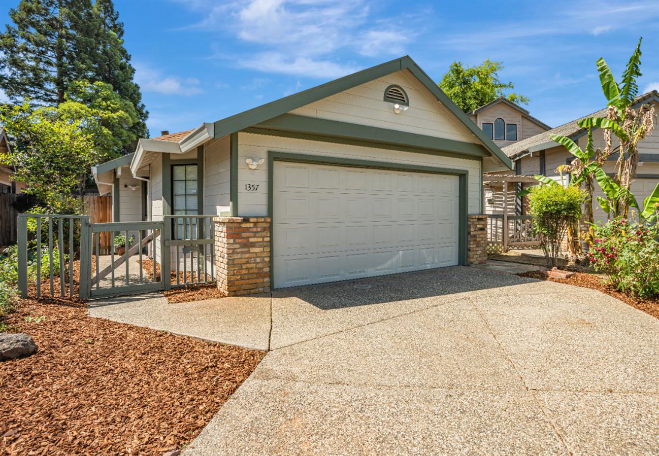 Hidalgo Circle, Roseville, California image 1
