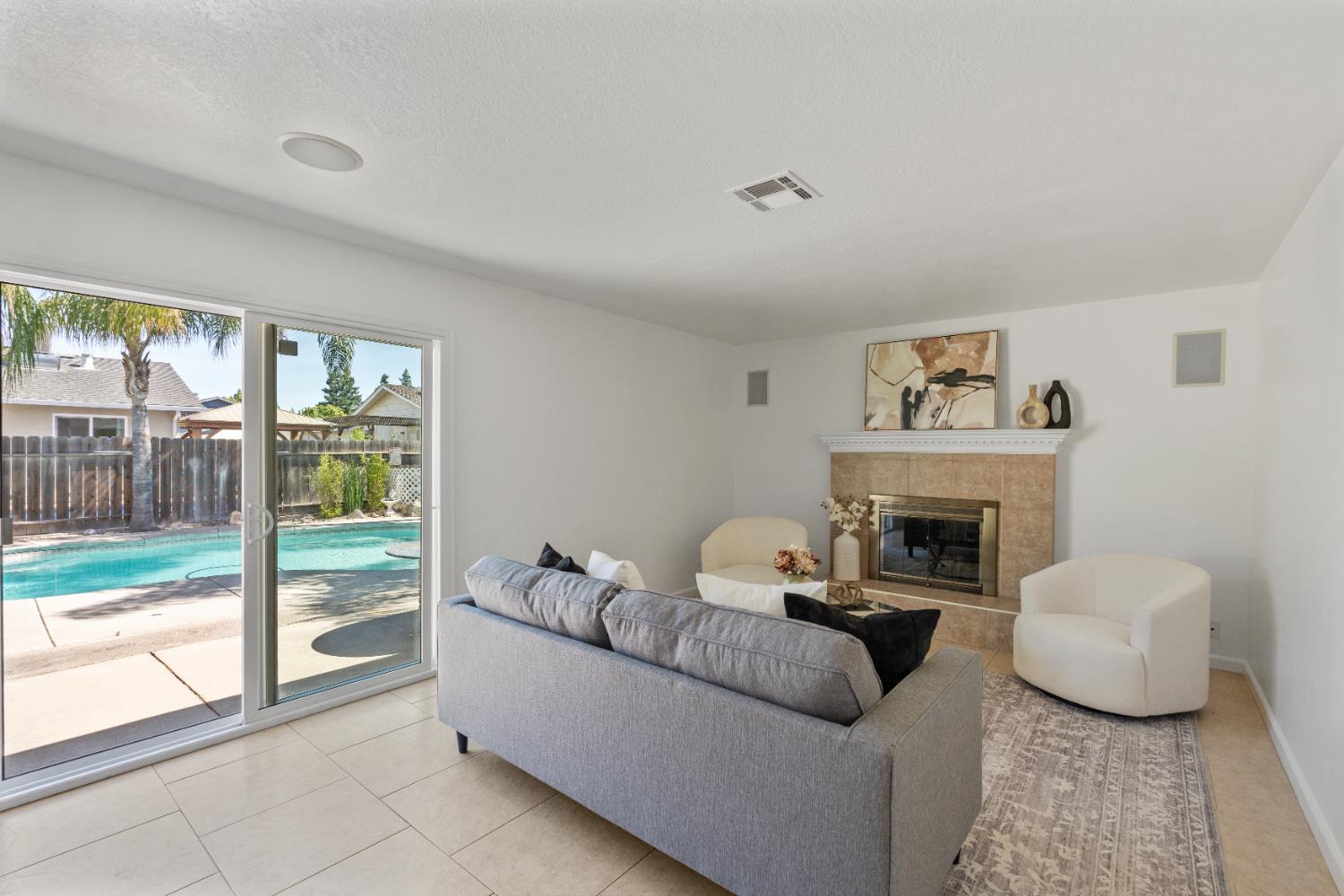 Detail Gallery Image 12 of 27 For 1387 Higton Street, Manteca,  CA 95336 - 3 Beds | 2 Baths