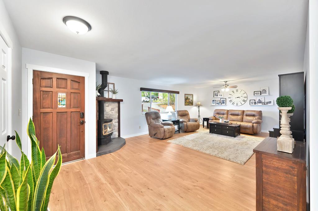 Detail Gallery Image 34 of 90 For 25375 Pineview Dr, Colfax,  CA 95713 - 3 Beds | 2 Baths