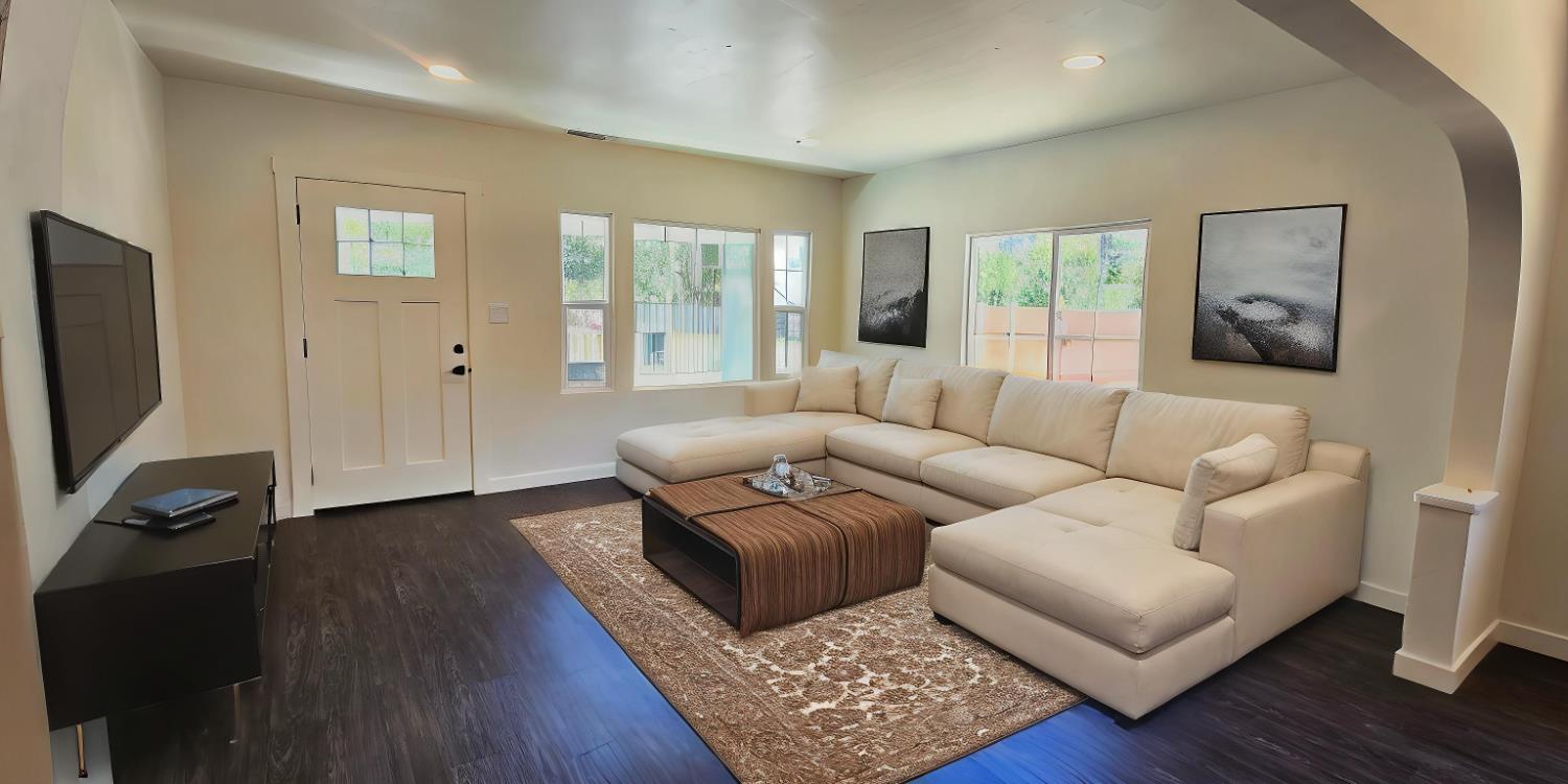 Detail Gallery Image 7 of 59 For 3129 Judah St, Sacramento,  CA 95815 - 2 Beds | 2 Baths