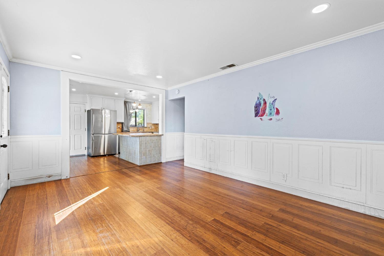 Detail Gallery Image 3 of 28 For 10529 Malaga Way, Rancho Cordova,  CA 95670 - 3 Beds | 2 Baths