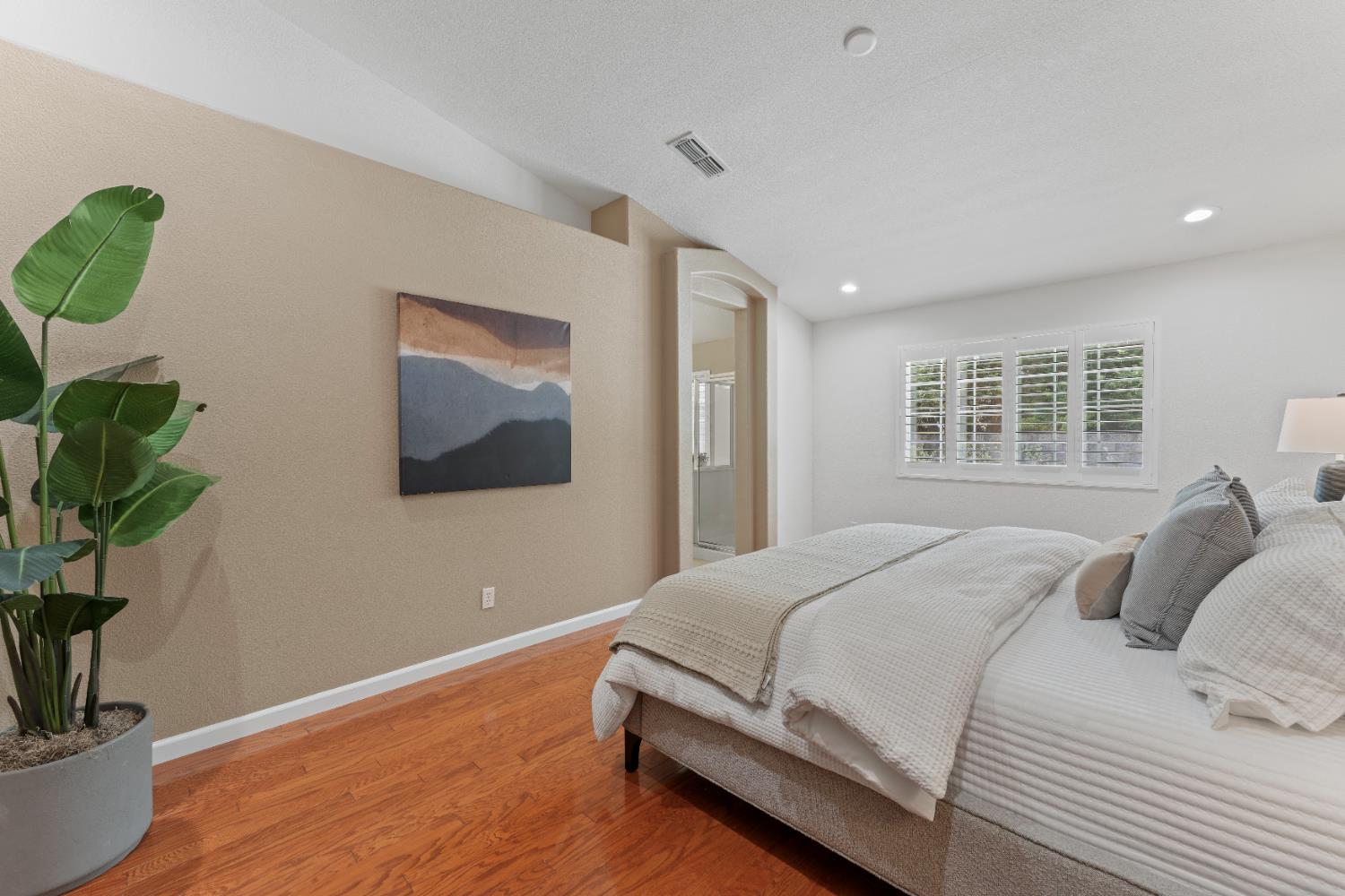 Detail Gallery Image 22 of 44 For 1014 Thompson Cir, Folsom,  CA 95630 - 4 Beds | 2 Baths