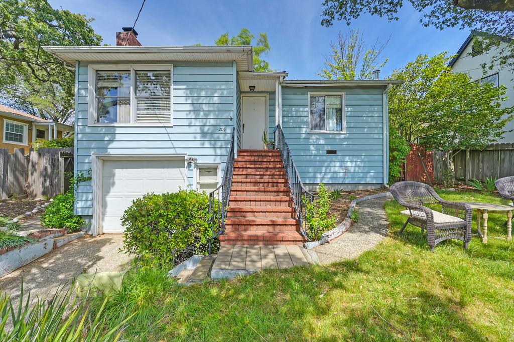 Detail Gallery Image 9 of 73 For 205 Marvin Way, Auburn,  CA 95603 - 2 Beds | 1/1 Baths