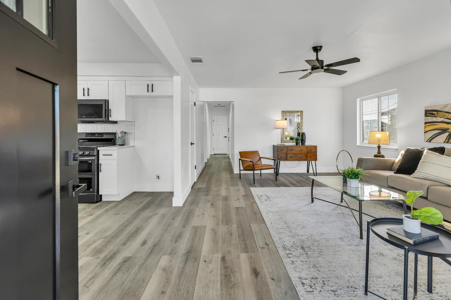 Detail Gallery Image 5 of 42 For 7682 Detroit Blvd, Sacramento,  CA 95832 - 4 Beds | 2 Baths