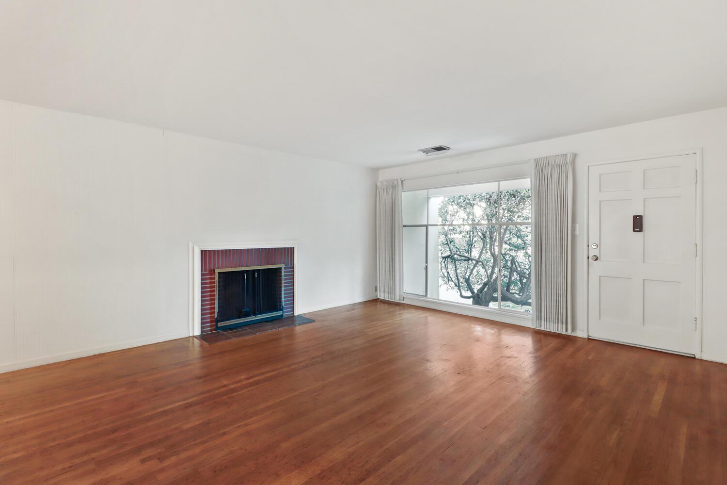 Detail Gallery Image 4 of 36 For 601 J St, Davis,  CA 95616 - 3 Beds | 2 Baths