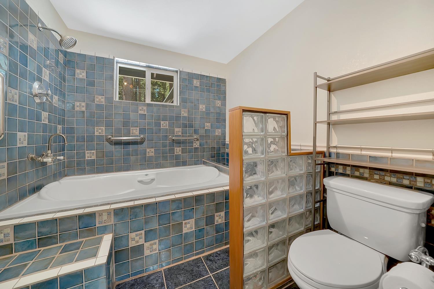 Detail Gallery Image 15 of 82 For 18844 Inspiration Dr, Pioneer,  CA 95666 - 2 Beds | 2 Baths