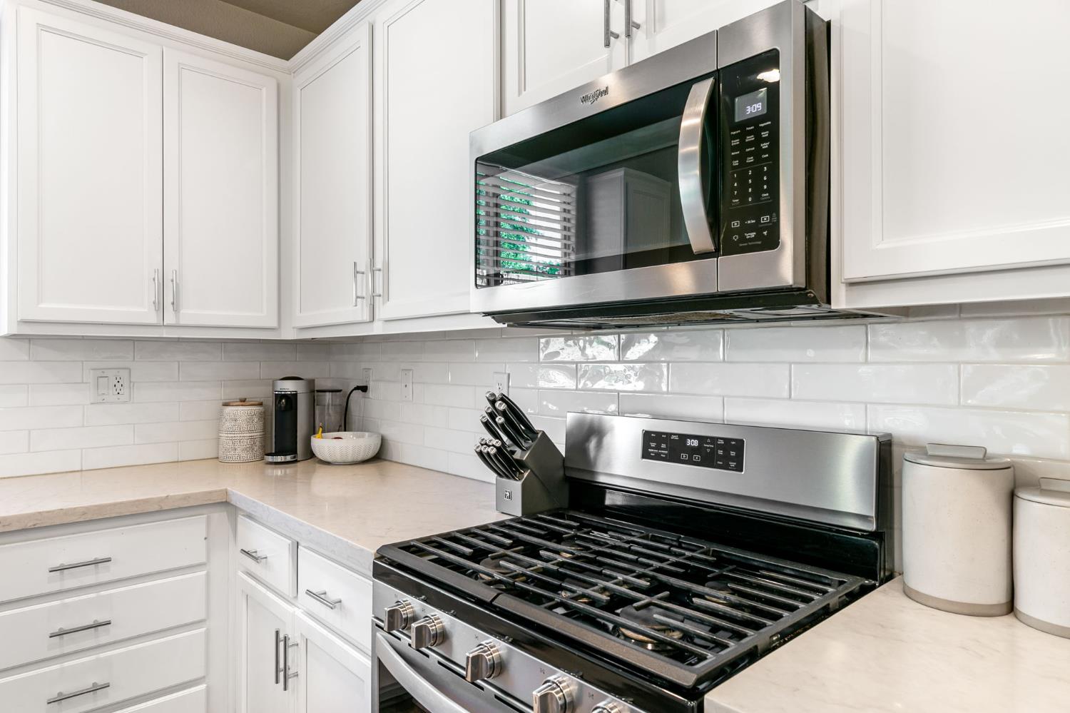 Detail Gallery Image 11 of 41 For 7946 Little Plum Way, Antelope,  CA 95843 - 4 Beds | 2/1 Baths