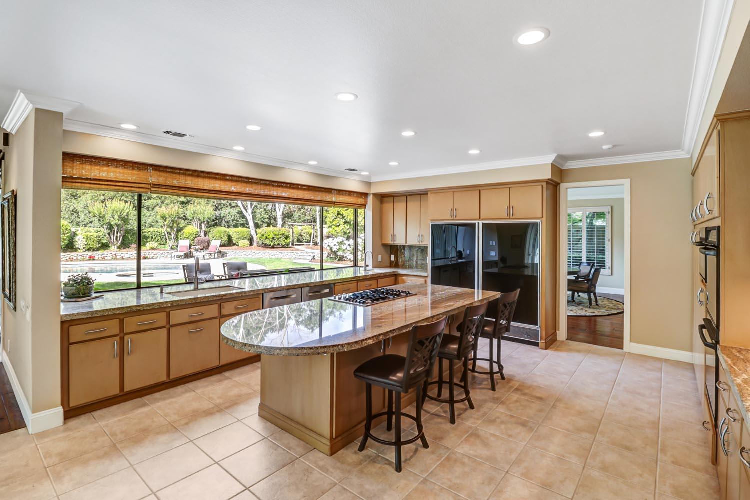 Detail Gallery Image 13 of 62 For 11464 Huntington Village Ln, Gold River,  CA 95670 - 4 Beds | 4/2 Baths