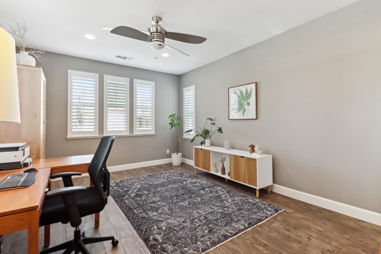 Detail Gallery Image 11 of 69 For 5604 Saratoga Cir, Rocklin,  CA 95765 - 4 Beds | 3/1 Baths