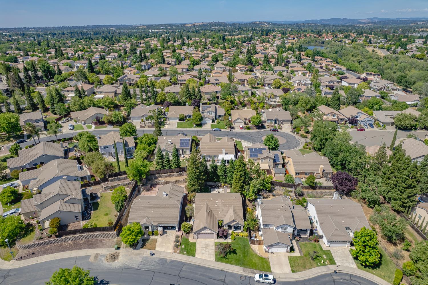 Detail Gallery Image 37 of 44 For 1014 Thompson Cir, Folsom,  CA 95630 - 4 Beds | 2 Baths