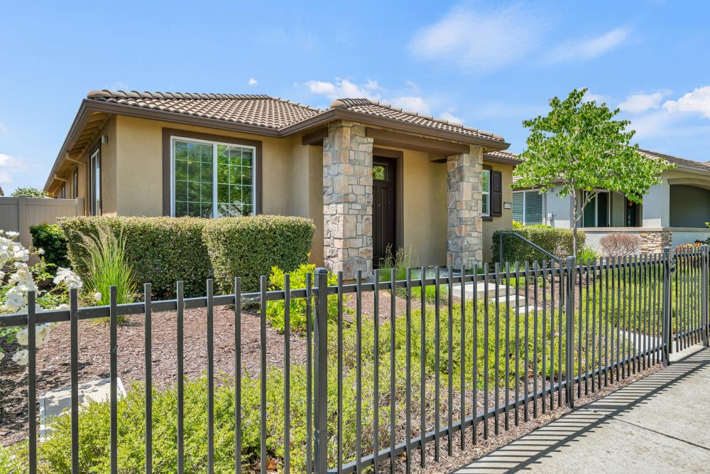 Detail Gallery Image 5 of 37 For 4380 Hovnanian Dr, Sacramento,  CA 95834 - 2 Beds | 2 Baths