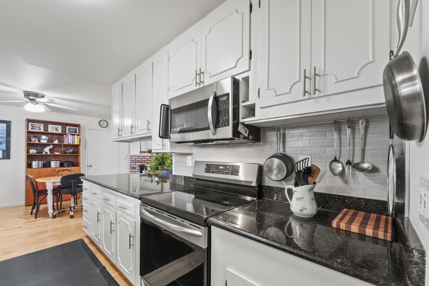 Detail Gallery Image 12 of 47 For 1828 Hermida Way, Modesto,  CA 95355 - 3 Beds | 2 Baths