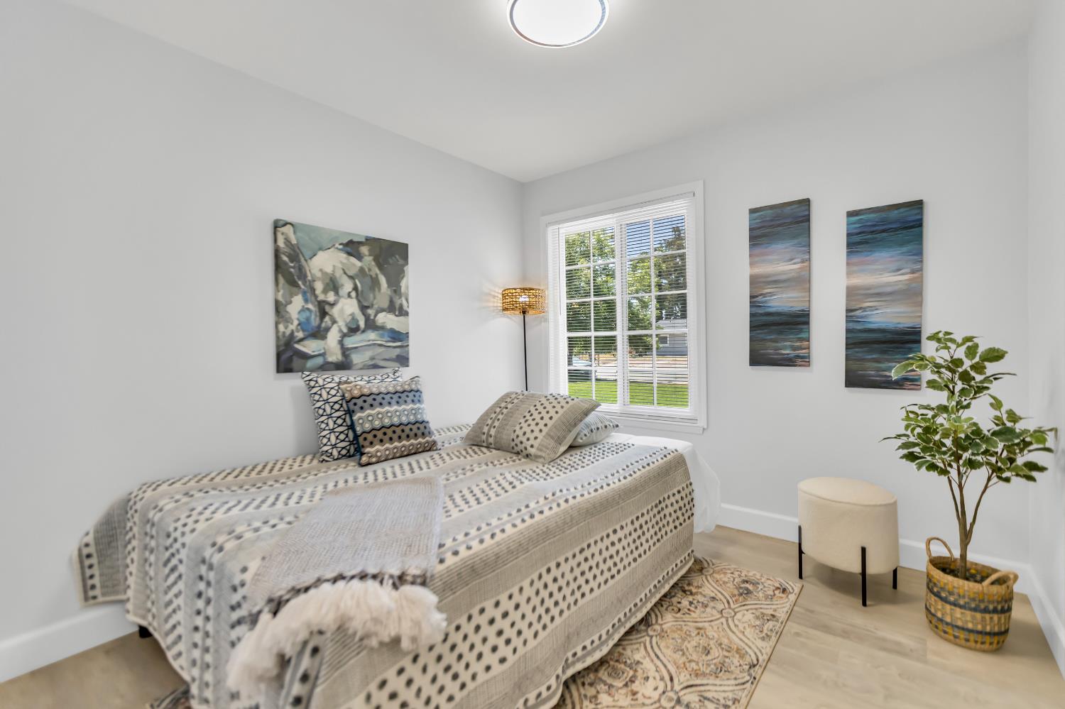 Detail Gallery Image 15 of 35 For 63 Milpitas Cir, Sacramento,  CA 95823 - 3 Beds | 1 Baths