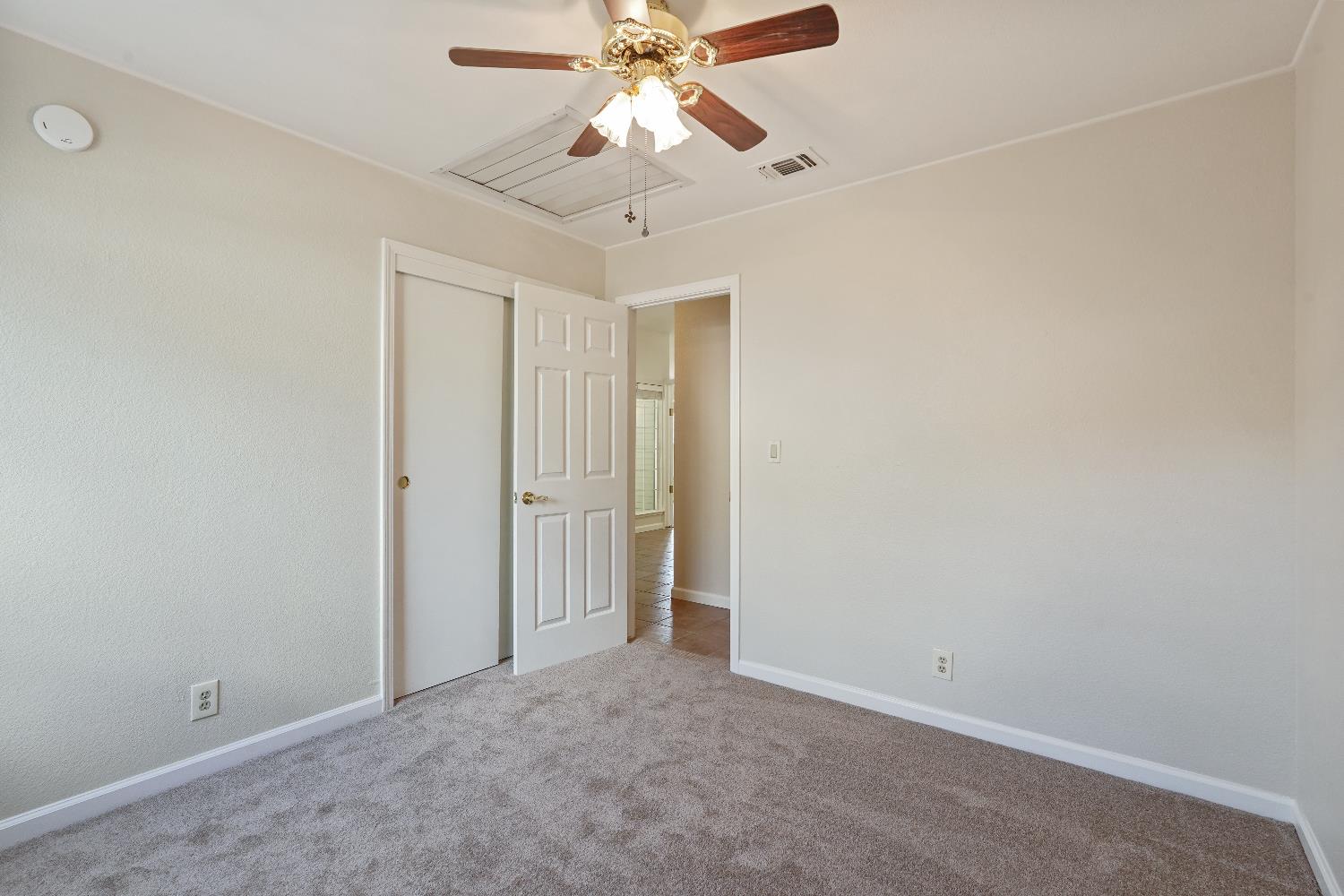 Detail Gallery Image 28 of 61 For 6001 Laguna Villa Way, Elk Grove,  CA 95758 - 3 Beds | 2 Baths