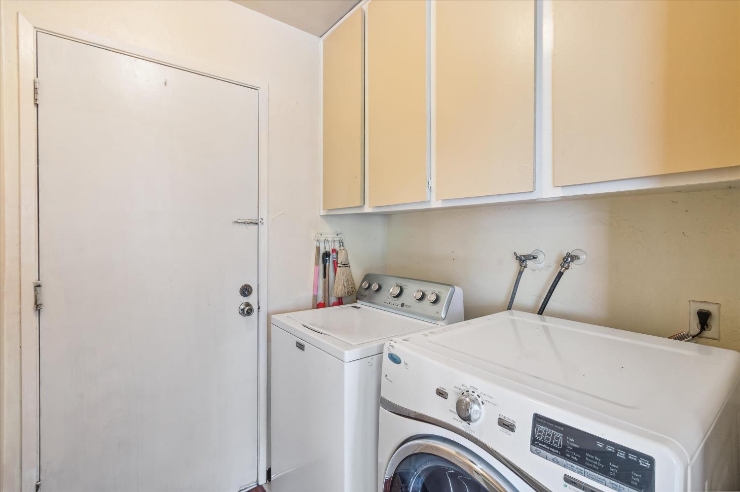 Detail Gallery Image 13 of 32 For 4852 Nadine Ct, Union City,  CA 94587 - 3 Beds | 2/1 Baths
