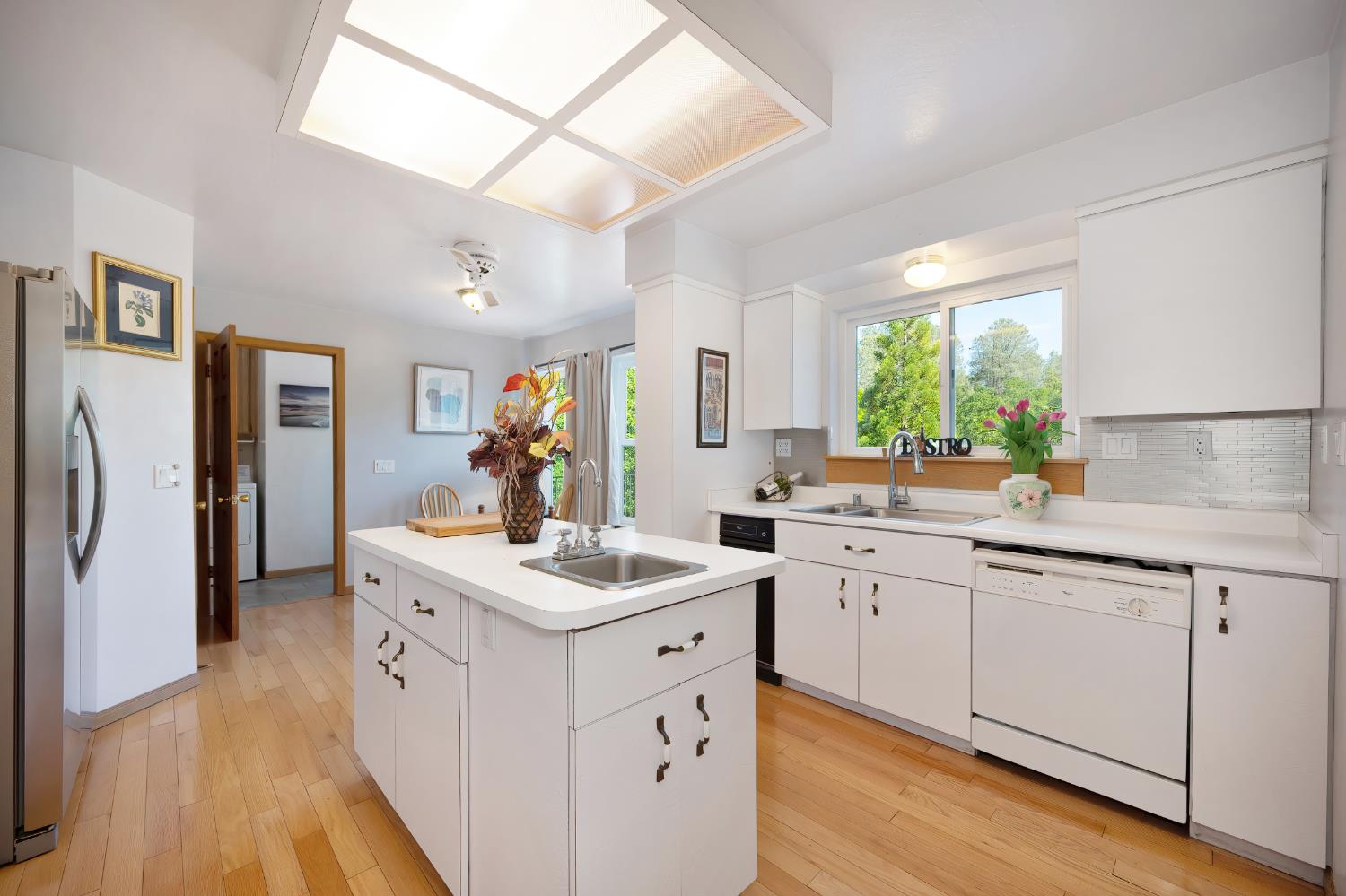 Detail Gallery Image 3 of 67 For 2818 Silvercrest St, Placerville,  CA 95667 - 3 Beds | 2/1 Baths